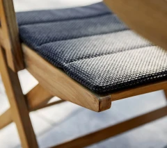 Flip folding chair w/o armrest