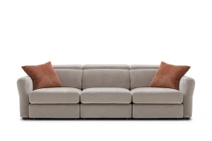 Hill double — Classic-design sofa with extendable seats, adjustable headrests, and customizable armrests.