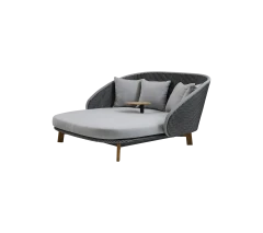 Peacock daybed w/teak legs incl. table