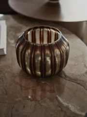 Snug vase glass