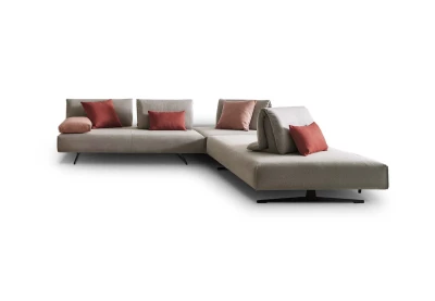 Abbraccio — Modular modern sofa with movable backrests.