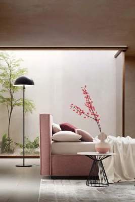 Ipanema — Modern simple bed with a wide headboard and a piping running along the structure.