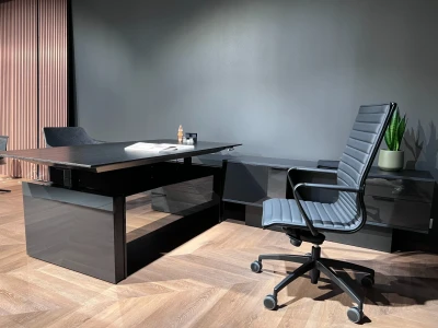 ALTIUS LUX executive desk