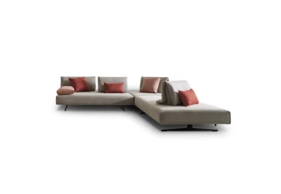 Abbraccio Light — Space-saving modular modern sofa with movable backrests.