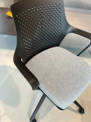 Gemina visitor chair