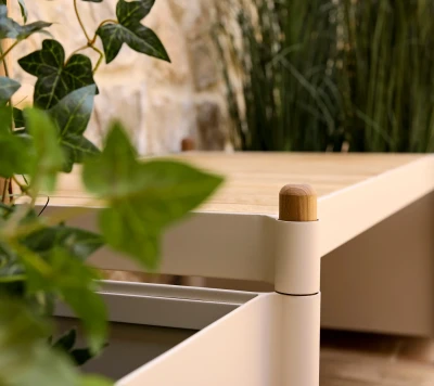 Sticks planter w/bench