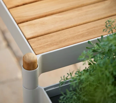 Sticks planter w/bench