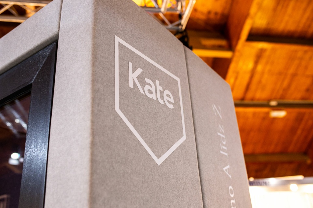 BOX - Kate - Bez kategorijas